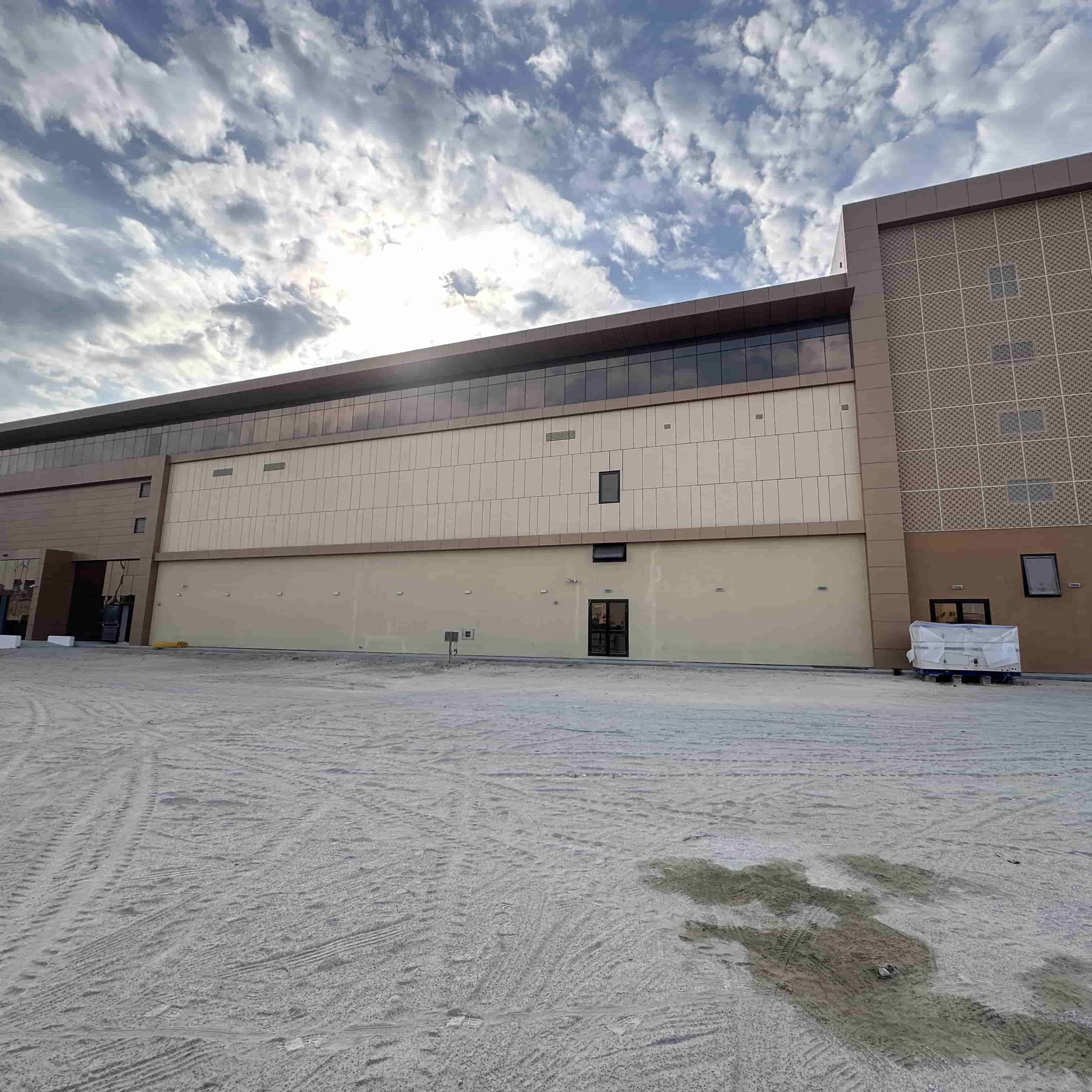 Aluminum curtain wall installation at Hamad Town Mall